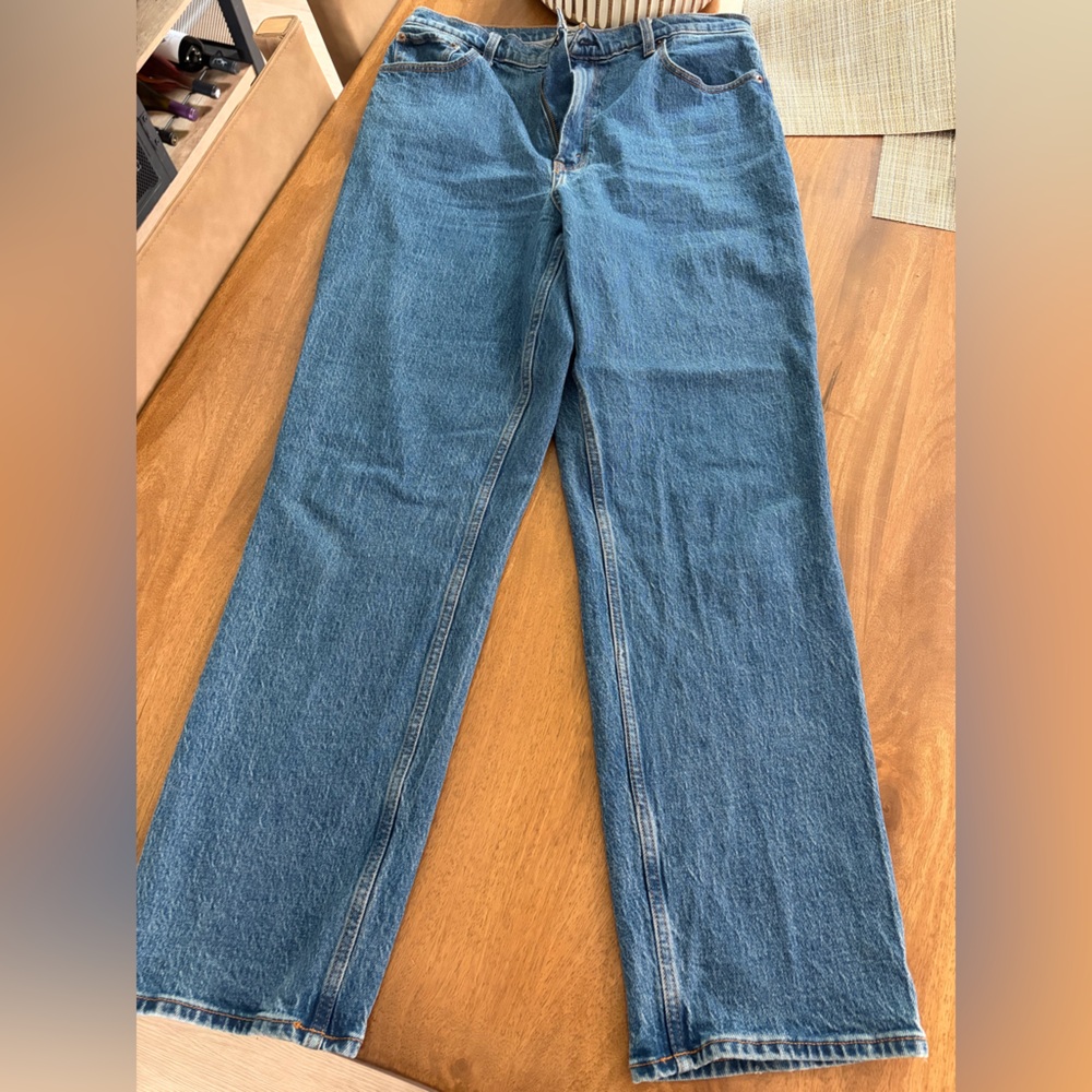 Abercrombie 90s Straight-Leg High Rise Jeans